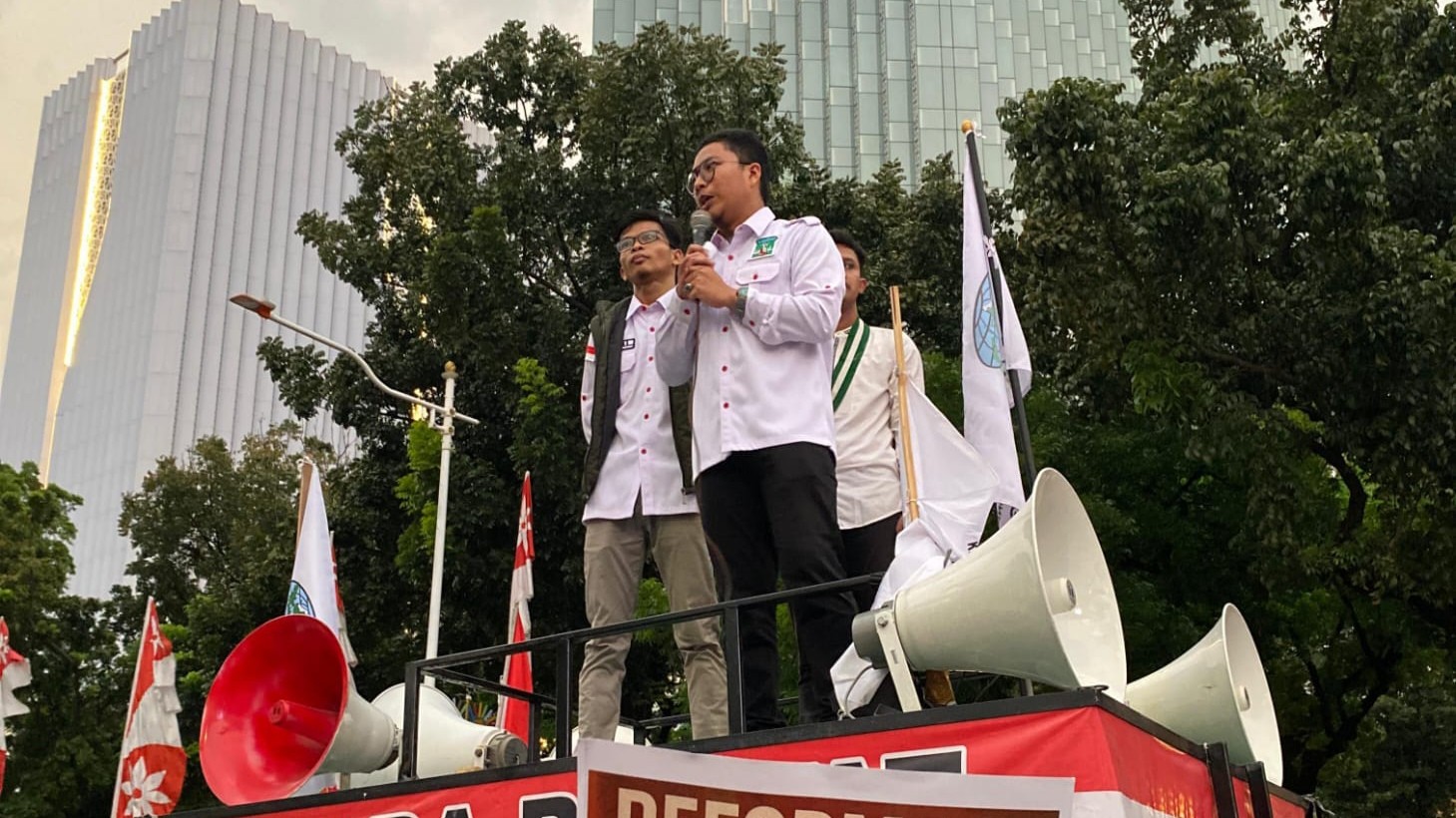 Aksi Nasional PP KAMMI: Reformasi di Persimpangan Jalan Aksi Nasional PP KAMMI: Reformasi di Persimpangan Jalan