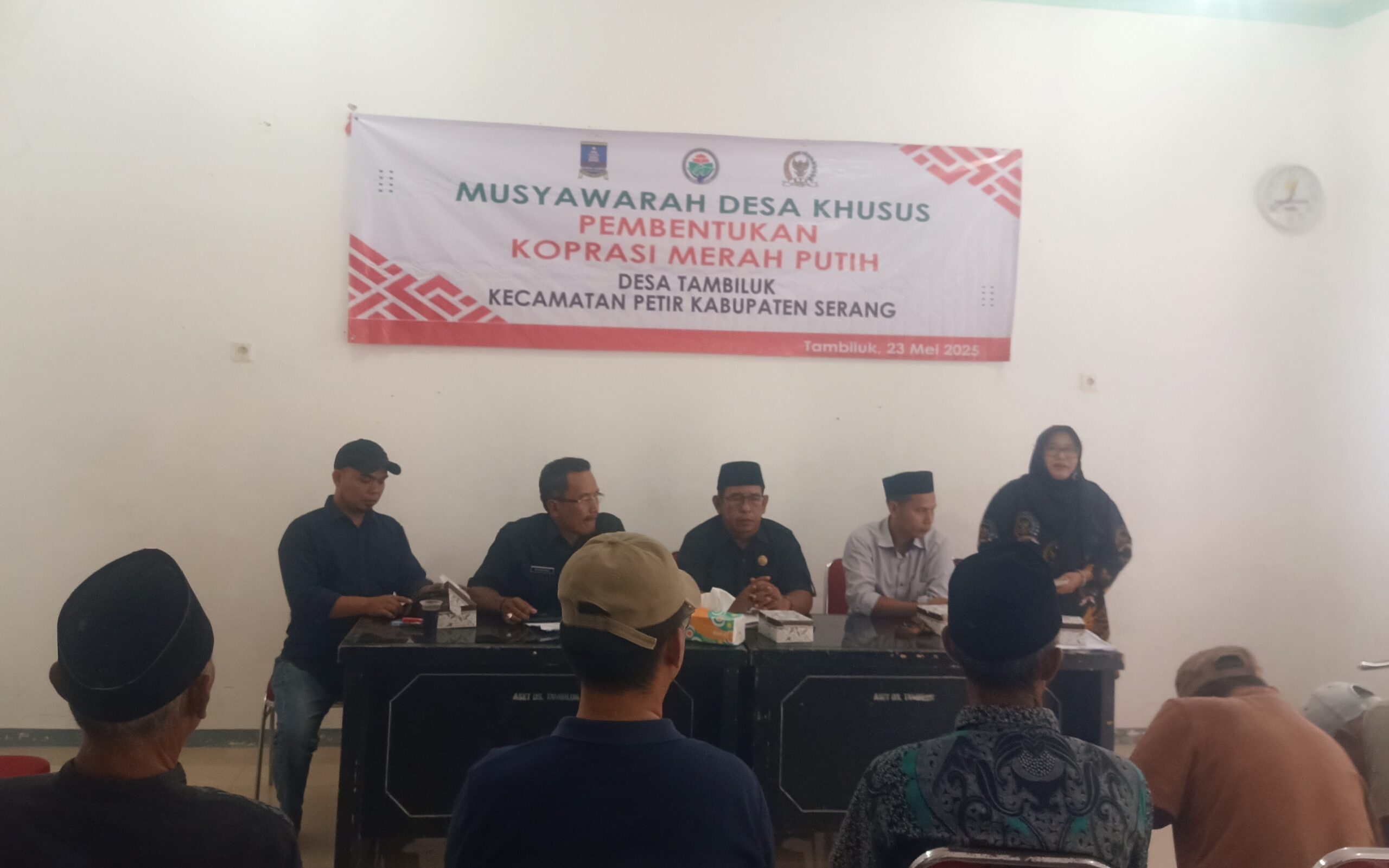 Pemerintah Desa Tambiluk laksanakan Musyawarah Desa Khusus pembentukan Koperasi Merah Putih