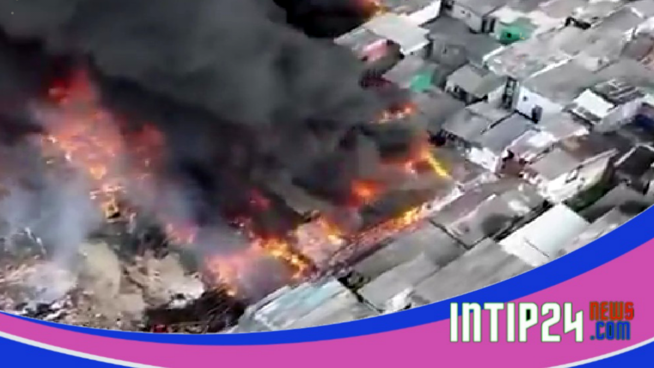 3.200 Warga Mengungsi Akibat Kebakaran di Kapuk Muara saat Idul Adha 3.200 Warga Mengungsi Akibat Kebakaran di Kapuk Muara saat Idul Adha