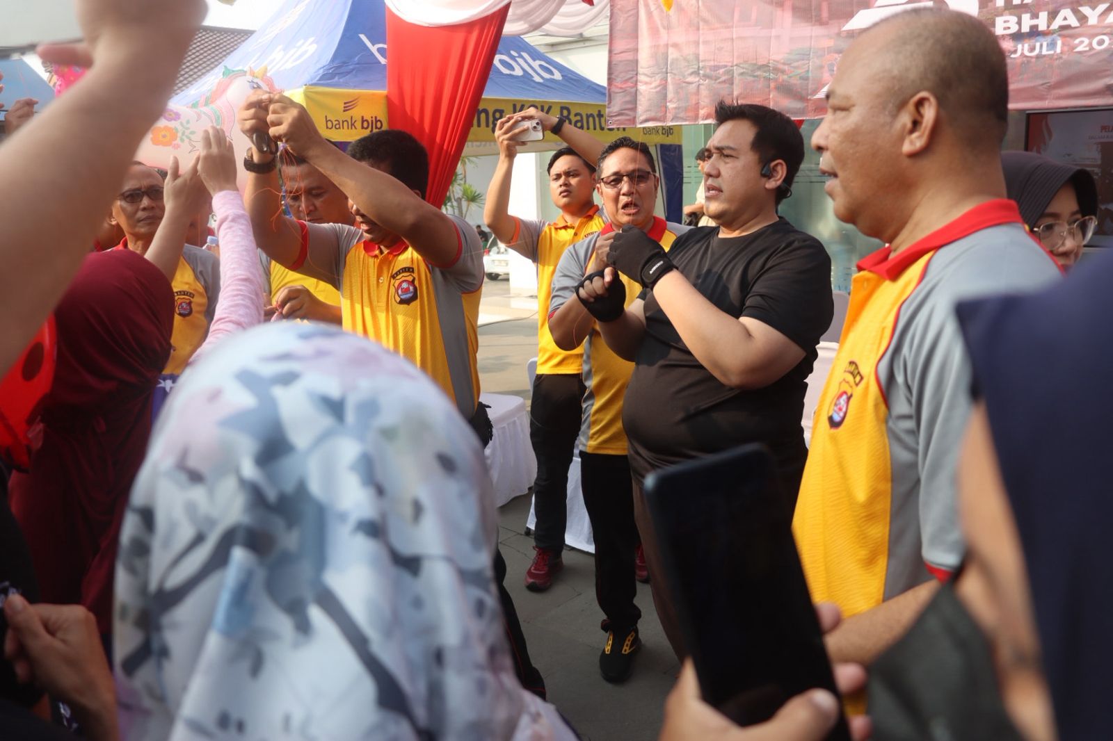 Kapolresta Serang ikuti Zoom meeting bersama Kapolri di lokasi pelayanan terpadu HUT Bhayangkara ke 79