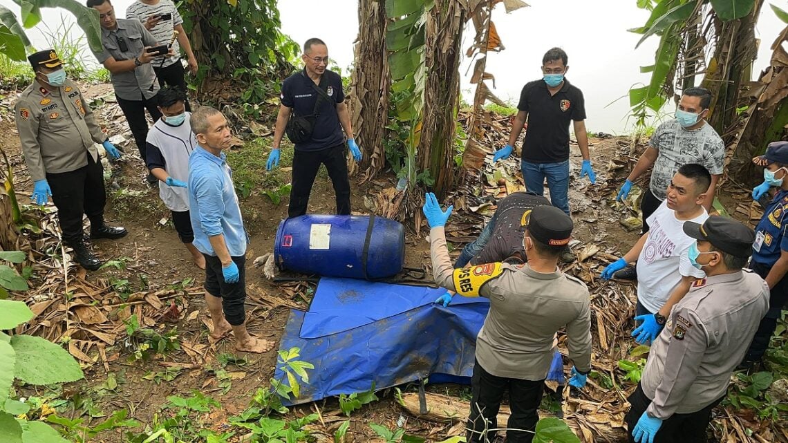 Mayat Wanita Dalam Drum Ditemukan Mengambang di Kali Cisadane