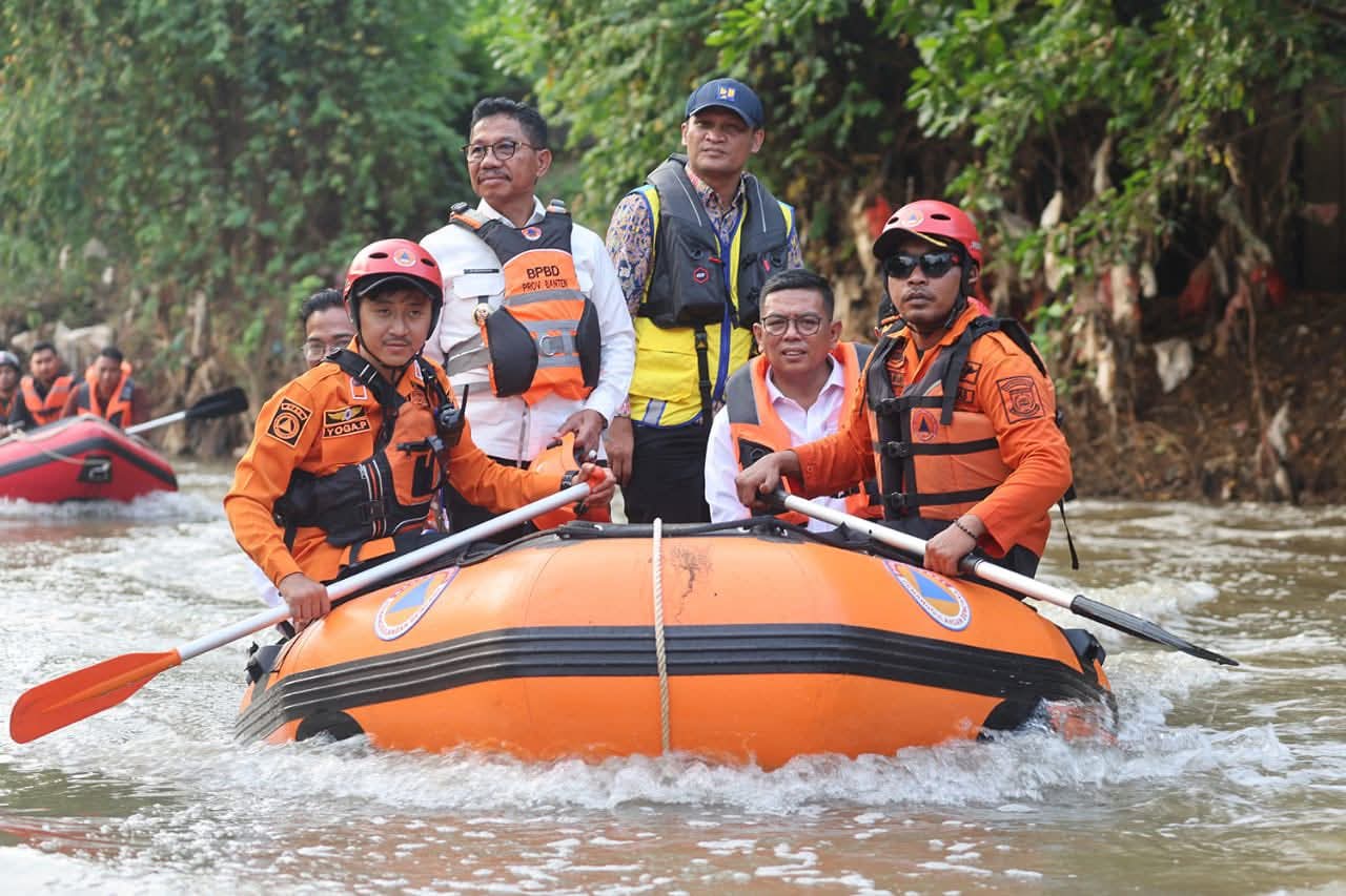 Petakan Penyebab Banjir, Gubernur Banten Andra Soni Susuri Kali Angke