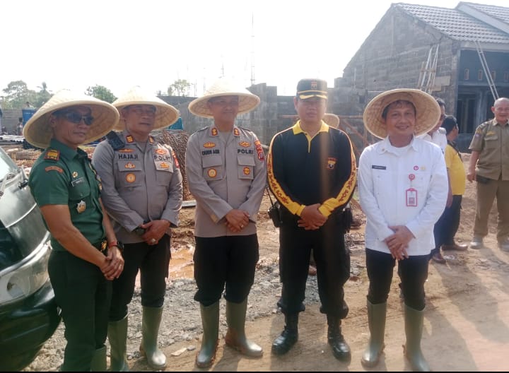 Camat Rajeg Hadiri Tanam Jagung Hibrida oleh PT Asri Yulian Pratama