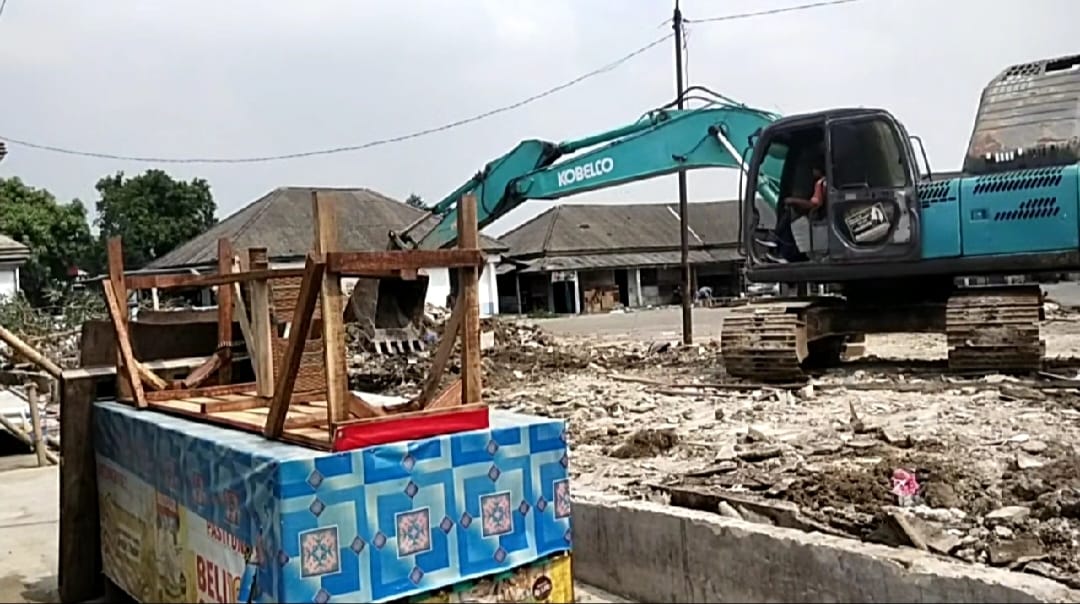 Eks Terminal Sentiong dan Lapak PKL Dibongkar Paksa Pemdes Tobat, Pedagang Nilai Kades Arogan