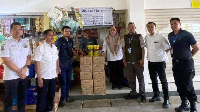 Pedagang Pasar Anyar Tangerang Dapat Pasokan 6.000 Liter, MinyaKita Dijual di Bawah HET