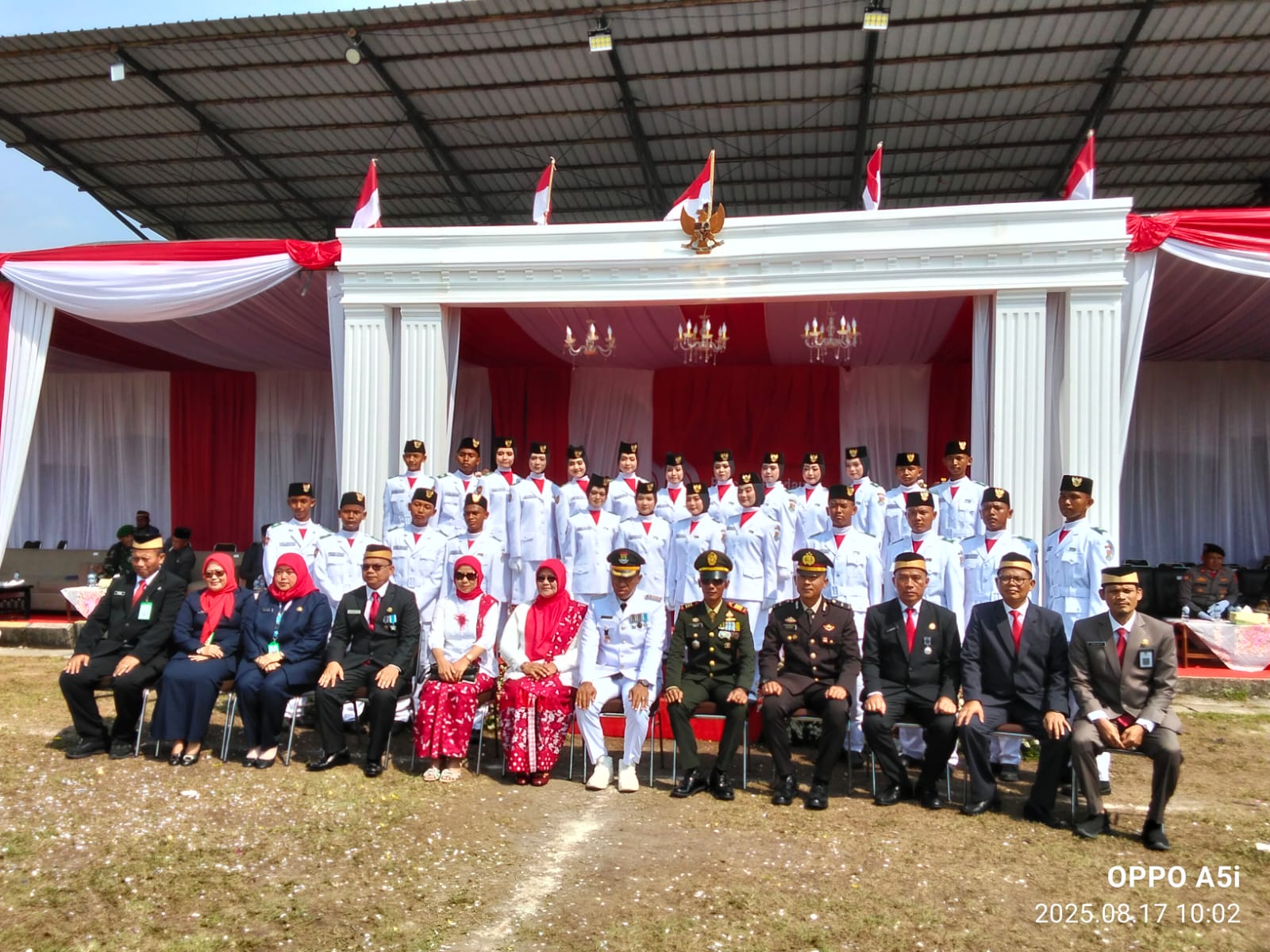 Suasana Khidmat Warnai Upacara Pengibaran Bendera Merah Putih Di Kecamatan Rajeg