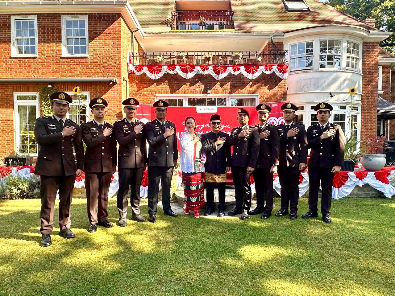 Perwira Polri Penerima Beasiswa LPDP Ikuti Upacara HUT RI ke-80 di London