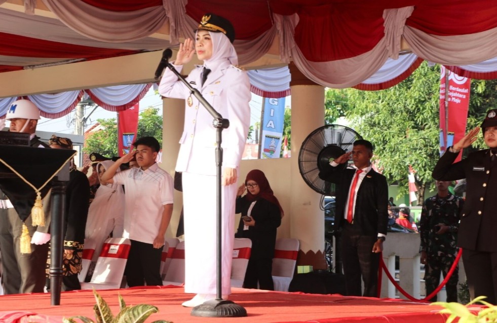 Bupati Serang Laksanakan Upacara HUT RI Ke-80 di Alun Alun Kramatwatu