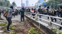 Demo Anarkis Tolak Gaji DPR RI, Mobil Lurah Manggarai Selatan Jadi Sasaran