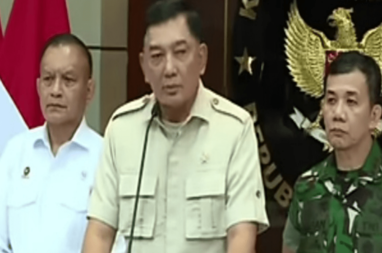 Menhan Sjafrie Sjamsoeddin Ditunjuk Jadi Menko Polkam Ad Interim