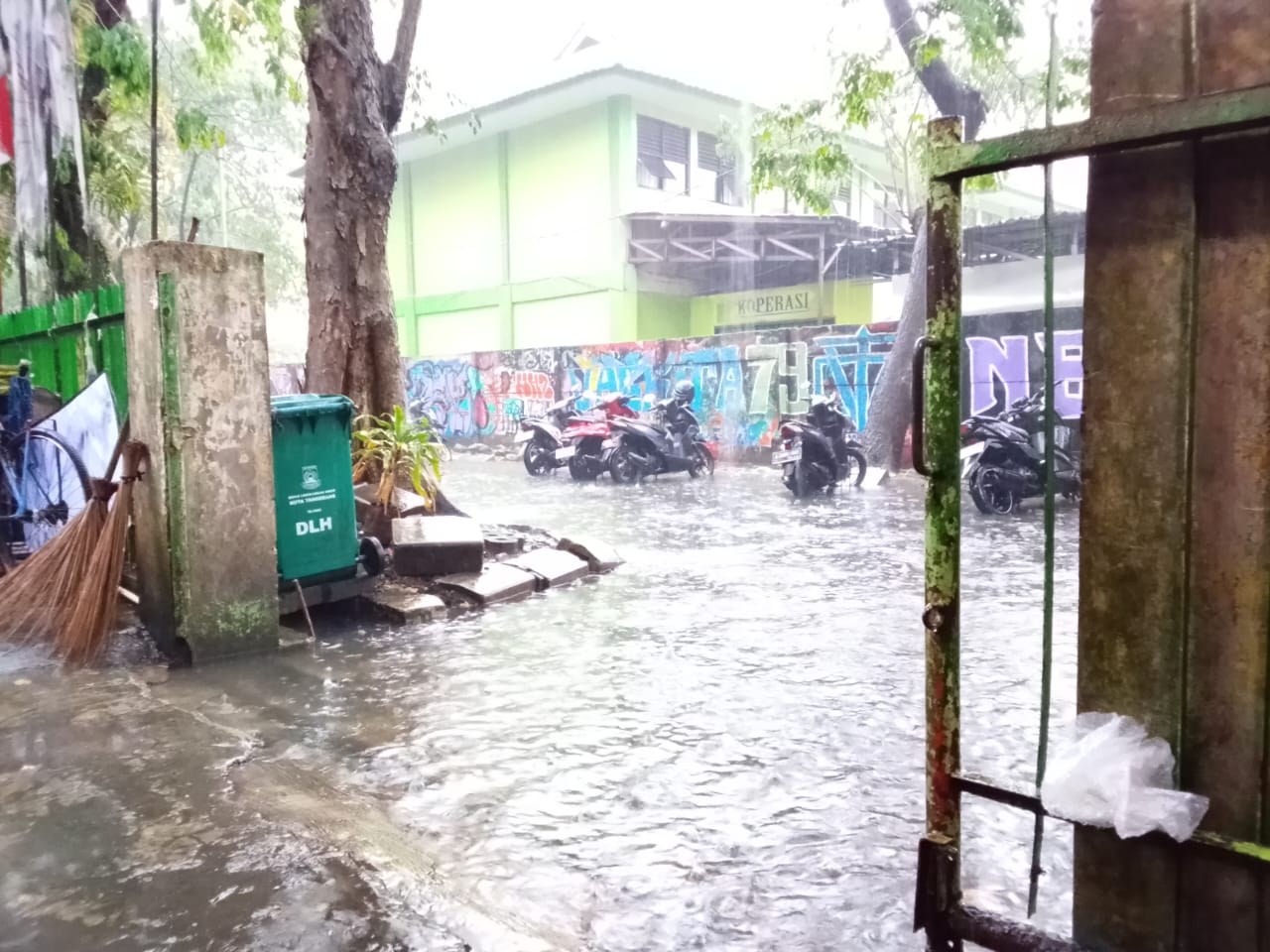 Wakil Ketua DPRD Tanggapi Soal Genangan di Kawasan Pendidikan Kota Tangerang: Jangan Hanya Orientasi Pungut Retribusi