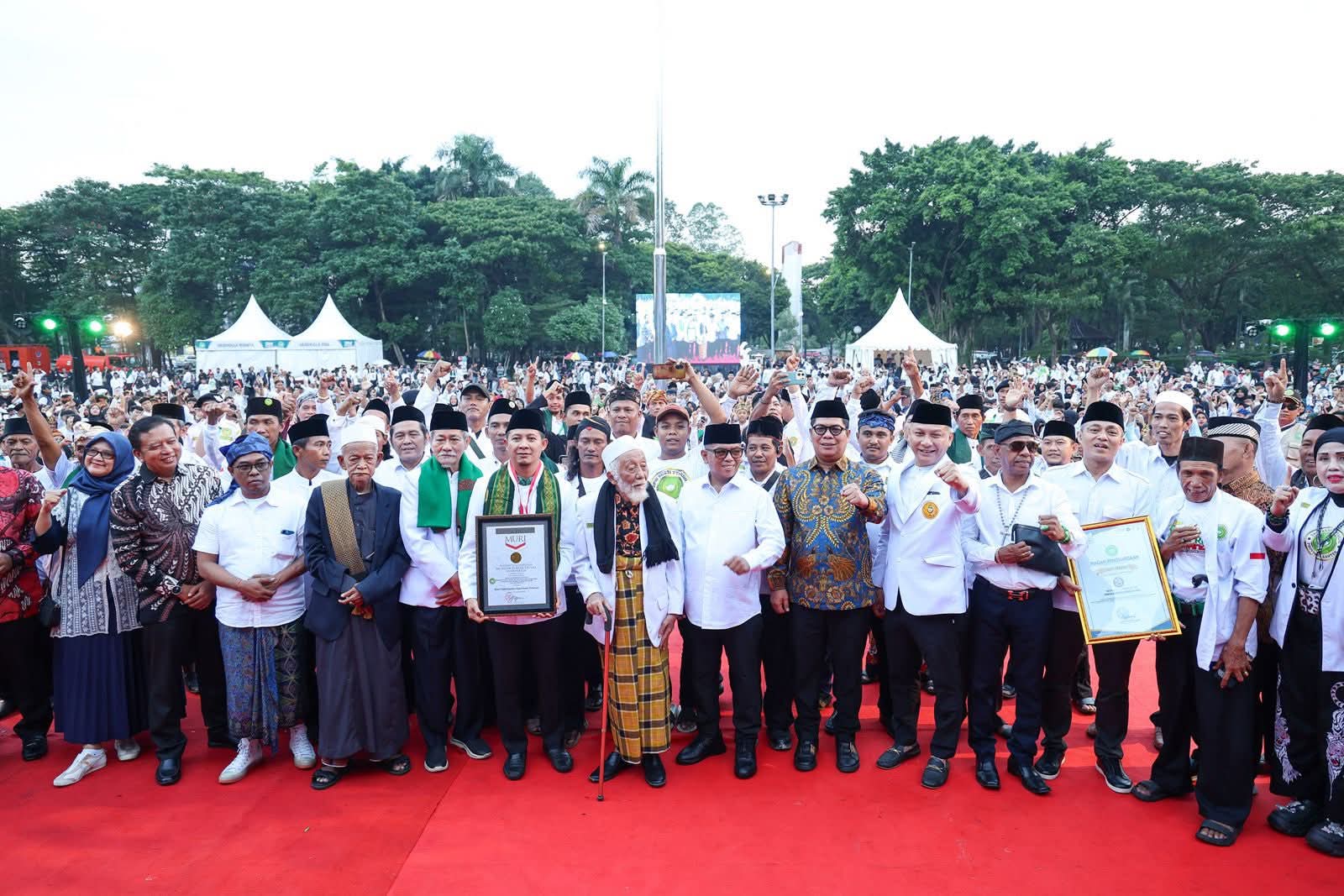 1.500 Pelajar Banten Pecahkan Rekor MURI di Festival Keceran