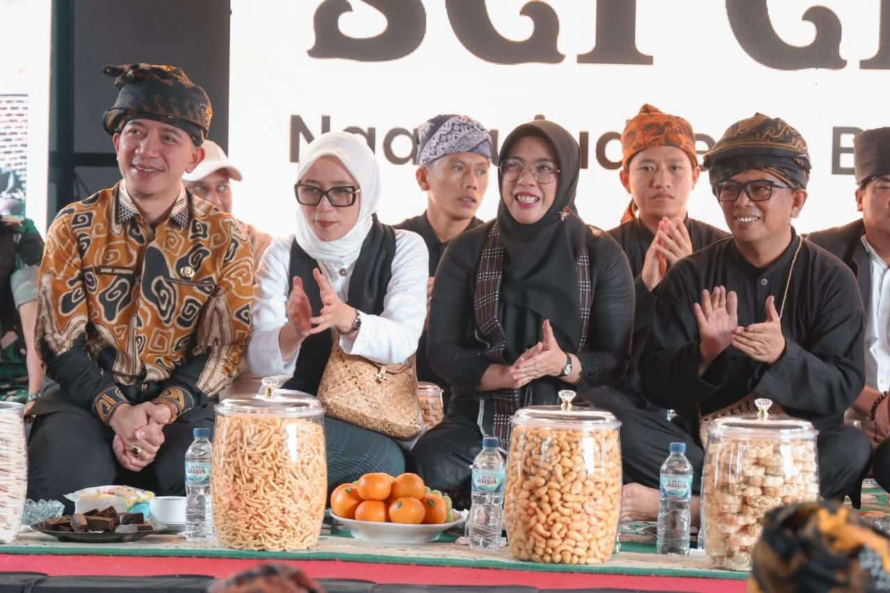 Seren Taun Cisungsang: Gubernur Andra Soni Tekankan Ketahanan Pangan dan Pelestarian Budaya Seren Taun Cisungsang: Gubernur Andra Soni Tekankan Ketahanan Pangan dan Pelestarian Budaya
