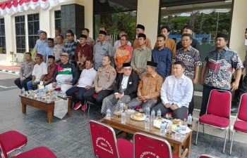 IMG-20250831-WA02591-1024x768-1-350x225 Ketum FKWB H Apud Syaepudin Ajak Semua Pihak Jaga Kondusifitas Jelang Aksi Unjuk Rasa di Bekasi