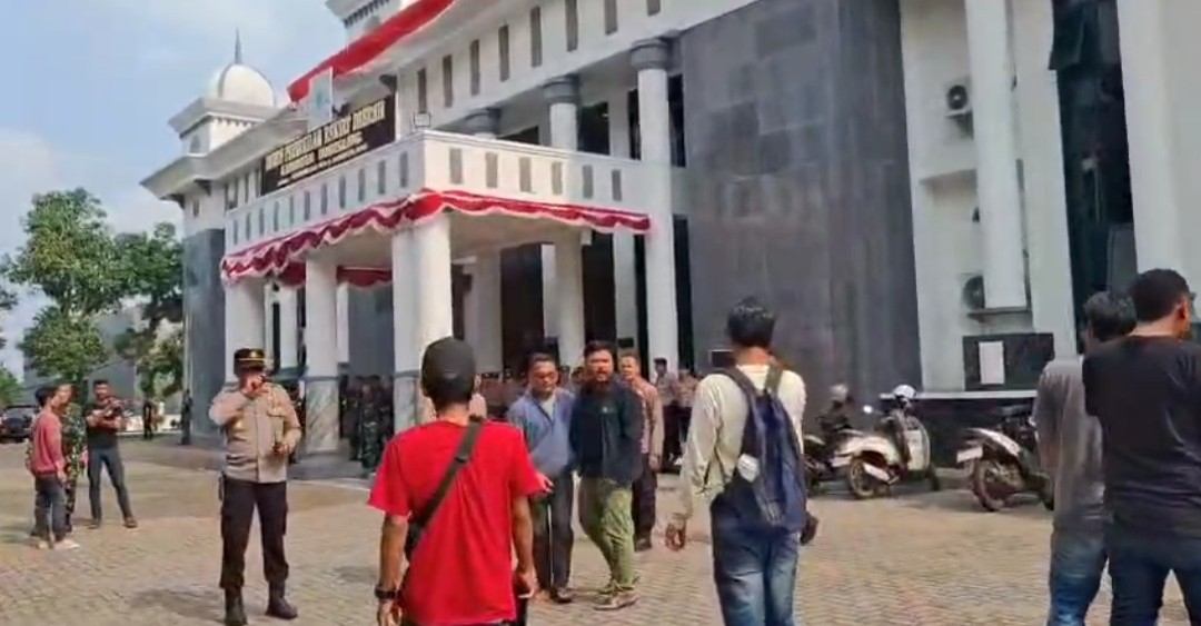 Oknum Aktivis Hina Wartawan Saat Aksi di DPRD Pandeglang, Dilaporkan ke Polisi