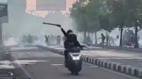 Berdamai dengan Oligarki dan Mafia Hitam atau Berjuang Bersama Rakyat