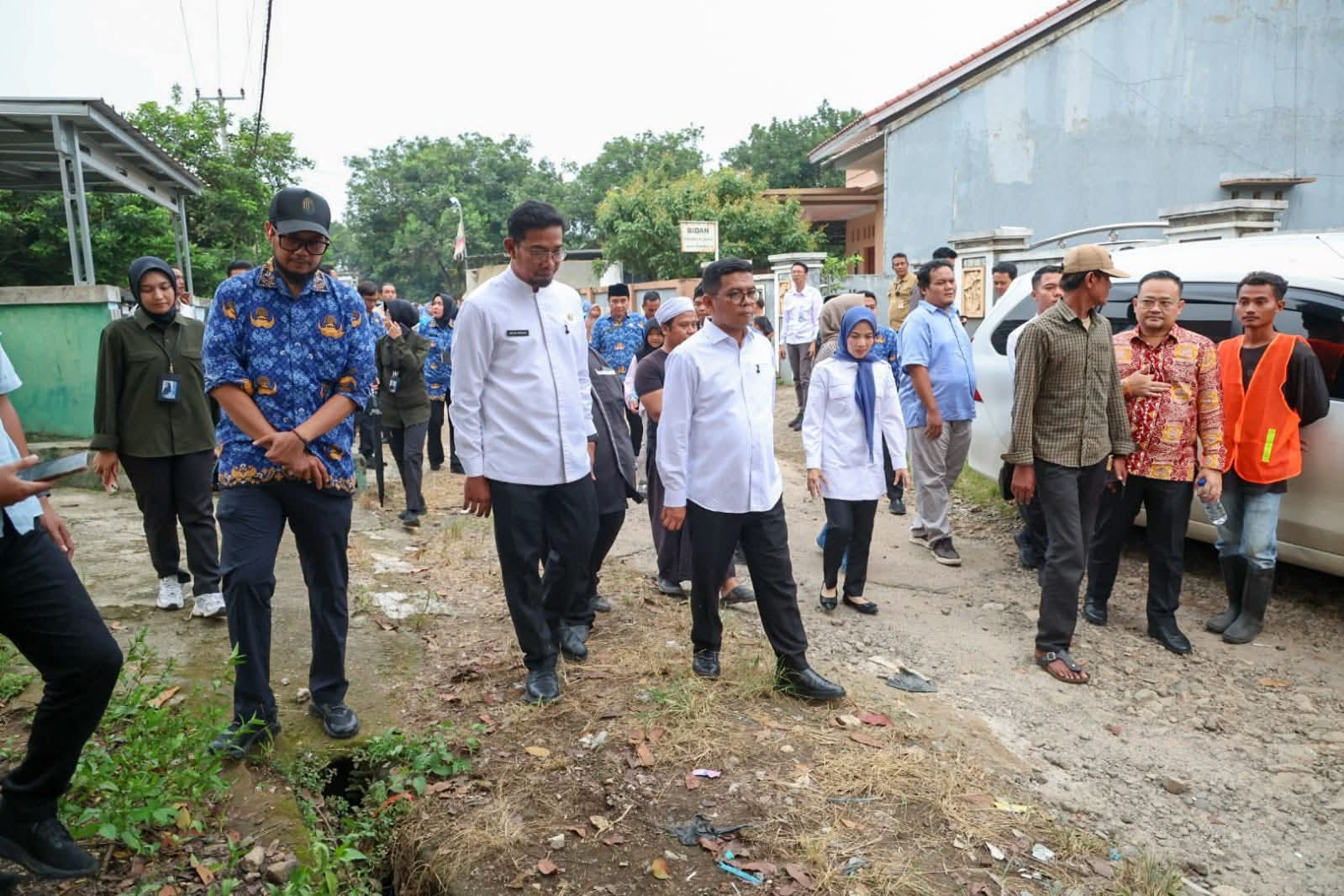 Gubernur Banten Tinjau Pembangunan Jalan “Bang Andra” di Cikeusal