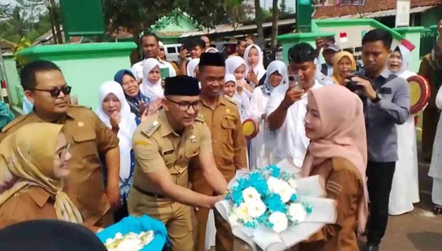 Rangkaian Hari Jadi ke-499, Pemkab Serang Gelar Bakti Sosial di Kecamatan Petir