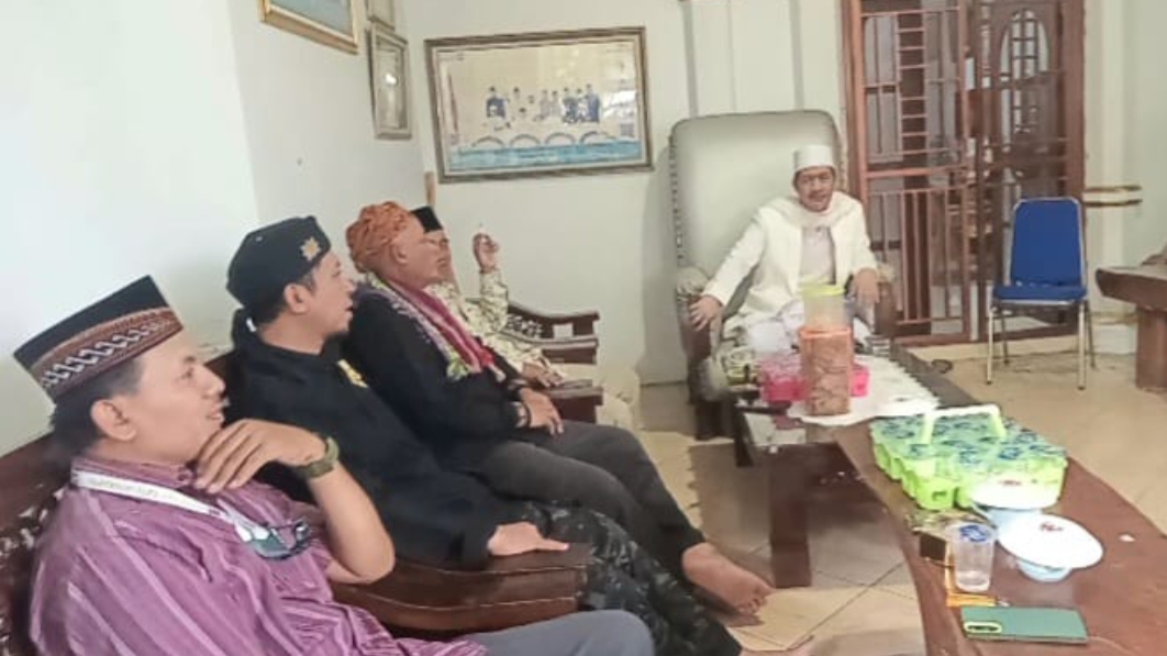 KH Fathul Adzim mendapat kunjungan dari Lembaga Pemangku Adat Jayakarta dan Budayantara