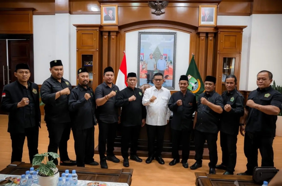 Gubernur Andra Soni dan DPP Terumbu Banten Sepakat Perkuat Pelestarian Pencak Silat sebagai Warisan Budaya Gubernur Andra Soni dan DPP Terumbu Banten Sepakat Perkuat Pelestarian Pencak Silat sebagai Warisan Budaya