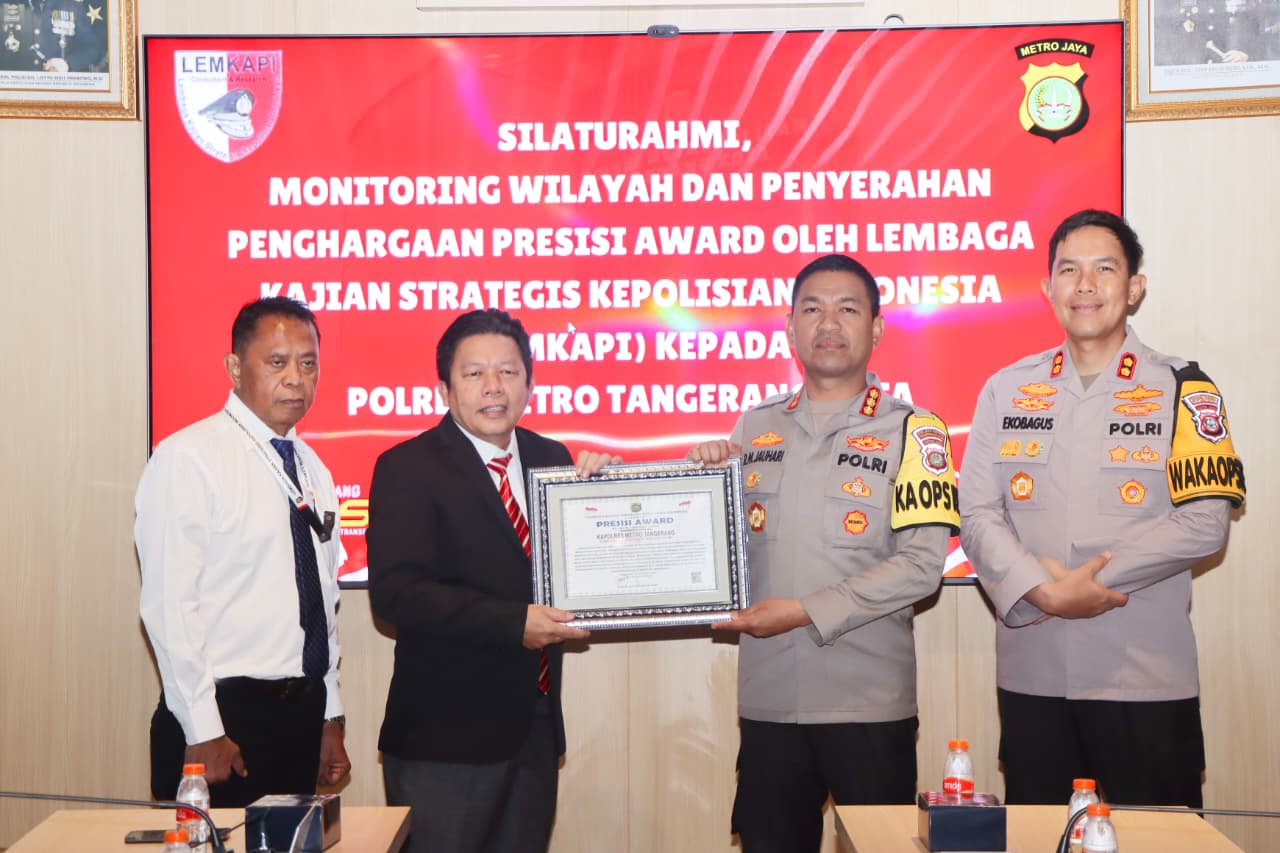 Kapolres Metro Tangerang Kota Terima Penghargaan Presisi Award dari LEMKAPI