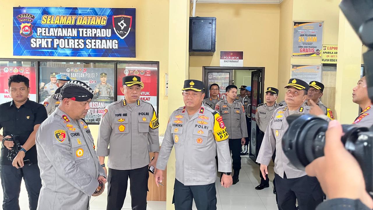 Wakapolda Banten Tinjau Pelayanan Pamapta dan Layanan Polisi 110 di Polres Serang