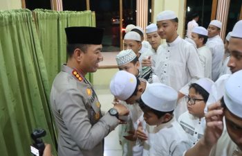 Kunjungan Kapolres ke Ponpes Ash-Shiddiqiyah 02: Wujud Harmoni Polri dan Pesantren Kunjungan Kapolres ke Ponpes Ash-Shiddiqiyah 02: Wujud Harmoni Polri dan Pesantren