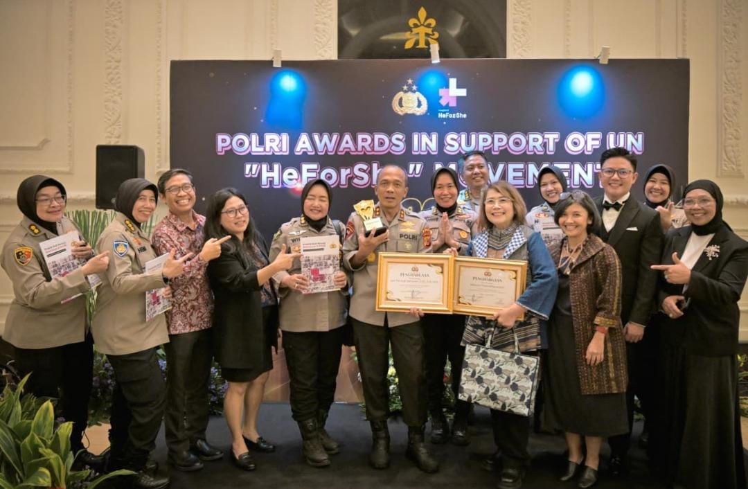 Kapolda Jabar Irjen Pol. Dr. Rudi Setiawan Raih Penghargaan Bergengsi Polri Awards “HeForShe” 2025 dari Kapolri