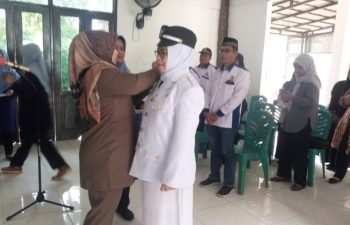 Camat Kramatwatu Lantik Tati Sukmawati Sebagai Pjs Kepala Desa Terate