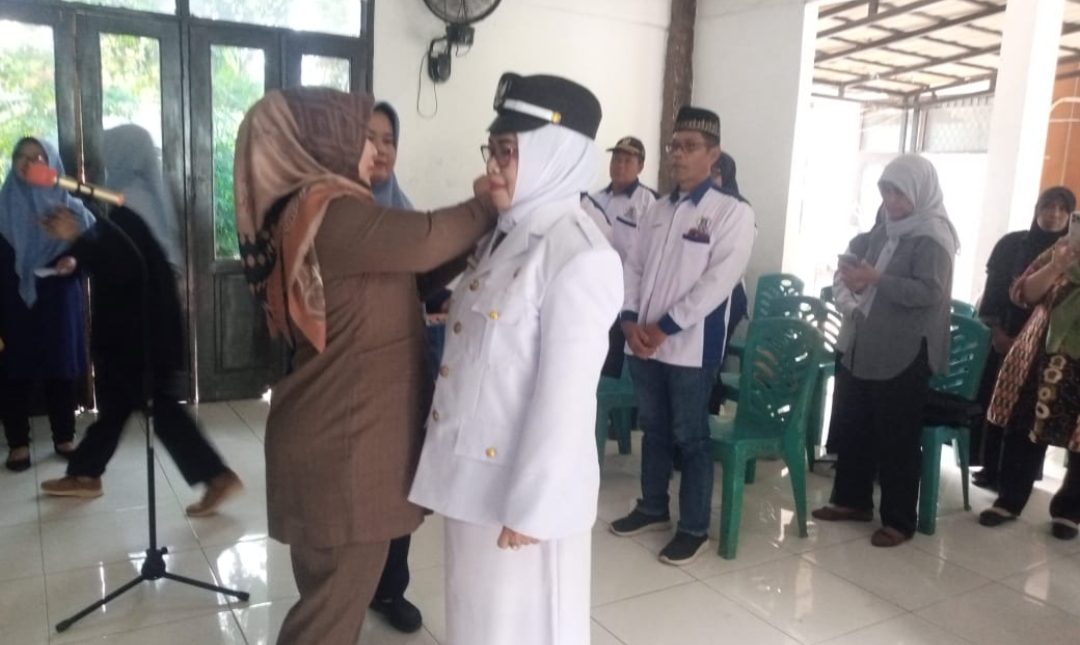 Camat Kramatwatu Lantik Tati Sukmawati Sebagai Pjs Kepala Desa Terate Camat Kramatwatu Lantik Tati Sukmawati Sebagai Pjs Kepala Desa Terate