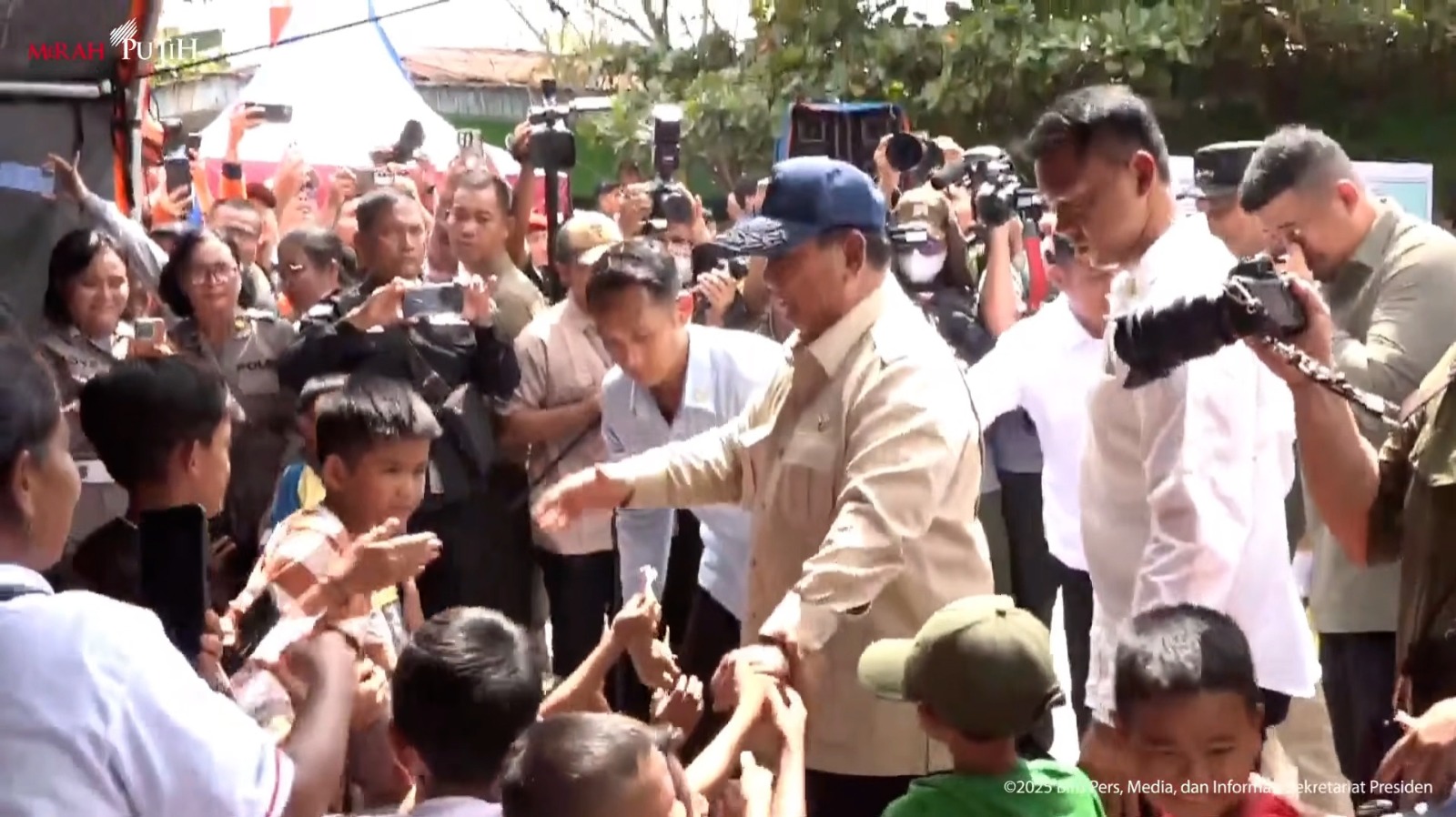 Presiden Prabowo Tinjau Korban Bencana di Sumatera, Pastikan Penanganan Korban Optimal