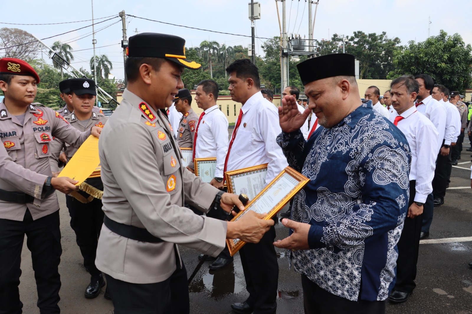 Kapolres Metro Depok Beri Penghargaan untuk 60 Pahlawan Pengungkapan Kasus