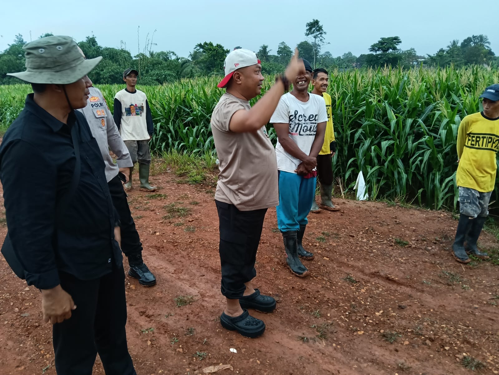Kapolres Serang Tinjau Lahan Jagung Juara Nasional di Kecamatan Kopo Kapolres Serang Tinjau Lahan Jagung Juara Nasional di Kecamatan Kopo