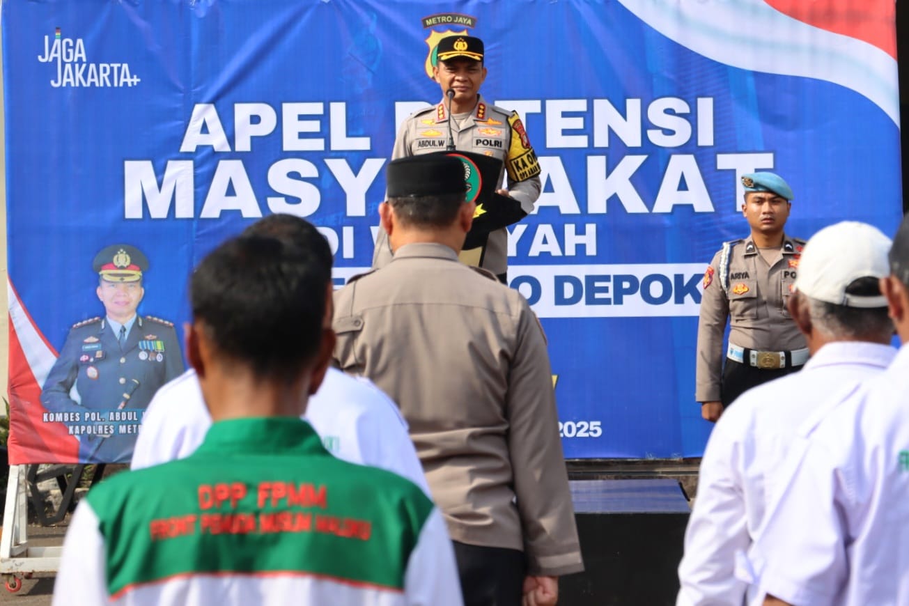 Kapolres Metro Depok Pimpin Apel Potensi Masyarakat, Tekankan Sinergi Jaga Kamtibmas Kapolres Metro Depok Pimpin Apel Potensi Masyarakat, Tekankan Sinergi Jaga Kamtibmas