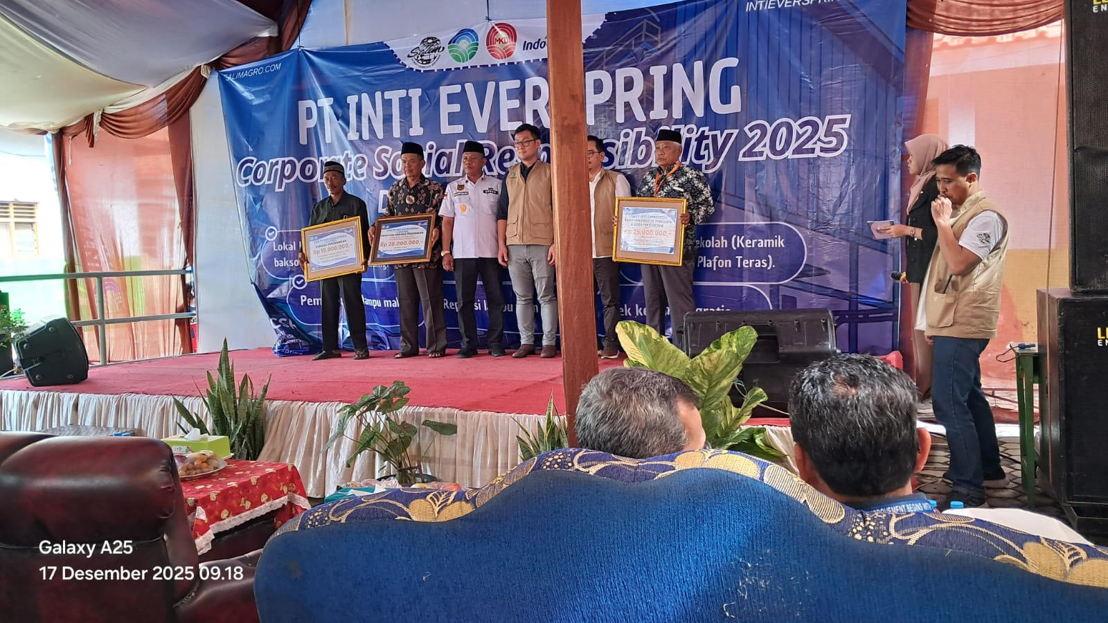 PT INTI EVERSPRING Salurkan Program CSR ke Desa Mangunreja, Pulo Ampel