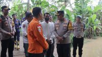 Kapolresta Tangerang Tinjau Lokasi Jatuhnya Santri Tenggelam di Kali Cidurian Kresek