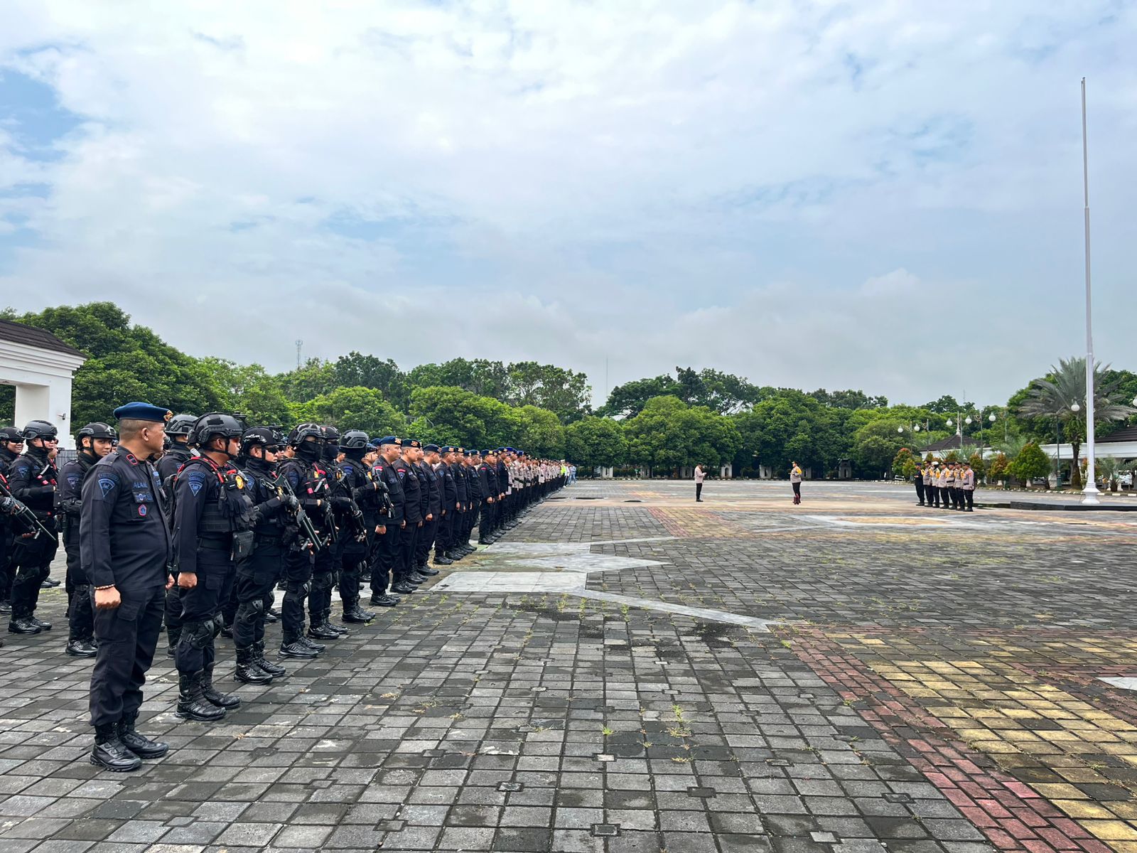 Polda Banten Gelar Apel Pengamanan Aksi Unjuk Rasa Aliansi Buruh KSPI di KP3B