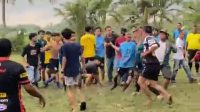 Turnamen Sepak Bola Piala Kepala Desa Bojong Catang Berujung Ricuh