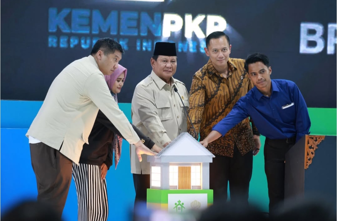 Presiden Prabowo Resmikan Akad Massal 50 Ribu Rumah Subsidi untuk Masyarakat Berpenghasilan Rendah Presiden Prabowo Resmikan Akad Massal 50 Ribu Rumah Subsidi untuk Masyarakat Berpenghasilan Rendah