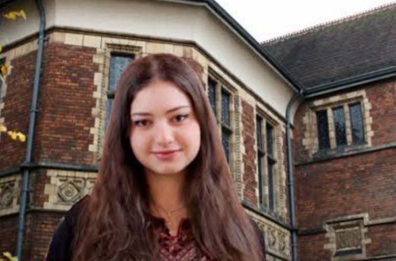 Oxford Union Society Memilih Arwa Hanin Elrayess, Wanita Palestina Pertama Dalam Sejarah