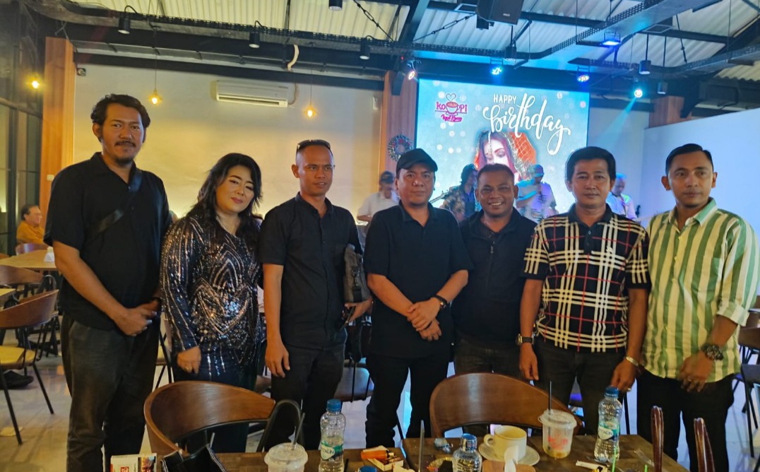 Herni Wulung Gelar Ultah ke-50 Bersama Tokoh Pers, Sahabat, dan Keluarga