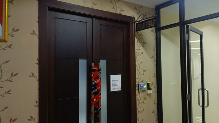 Breaking News: KPK Segel Ruang Kerja Bupati Bekasi Ade Kuswara