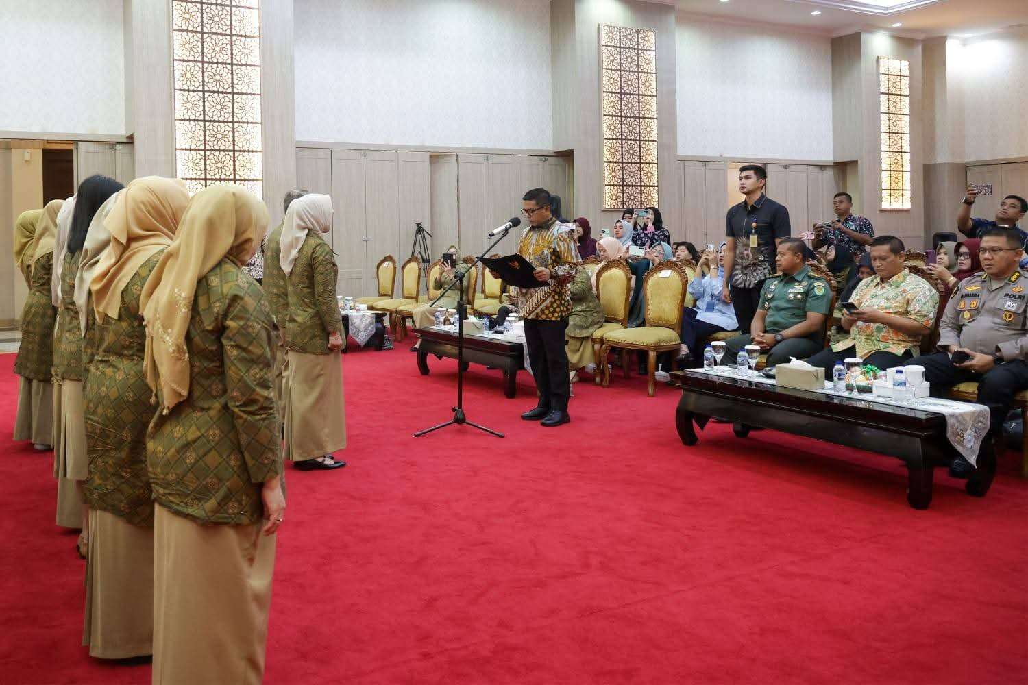 Gubernur Andra Soni Kukuhkan Pengurus PPTI Banten, Tegaskan Komitmen Eliminasi TBC 2030