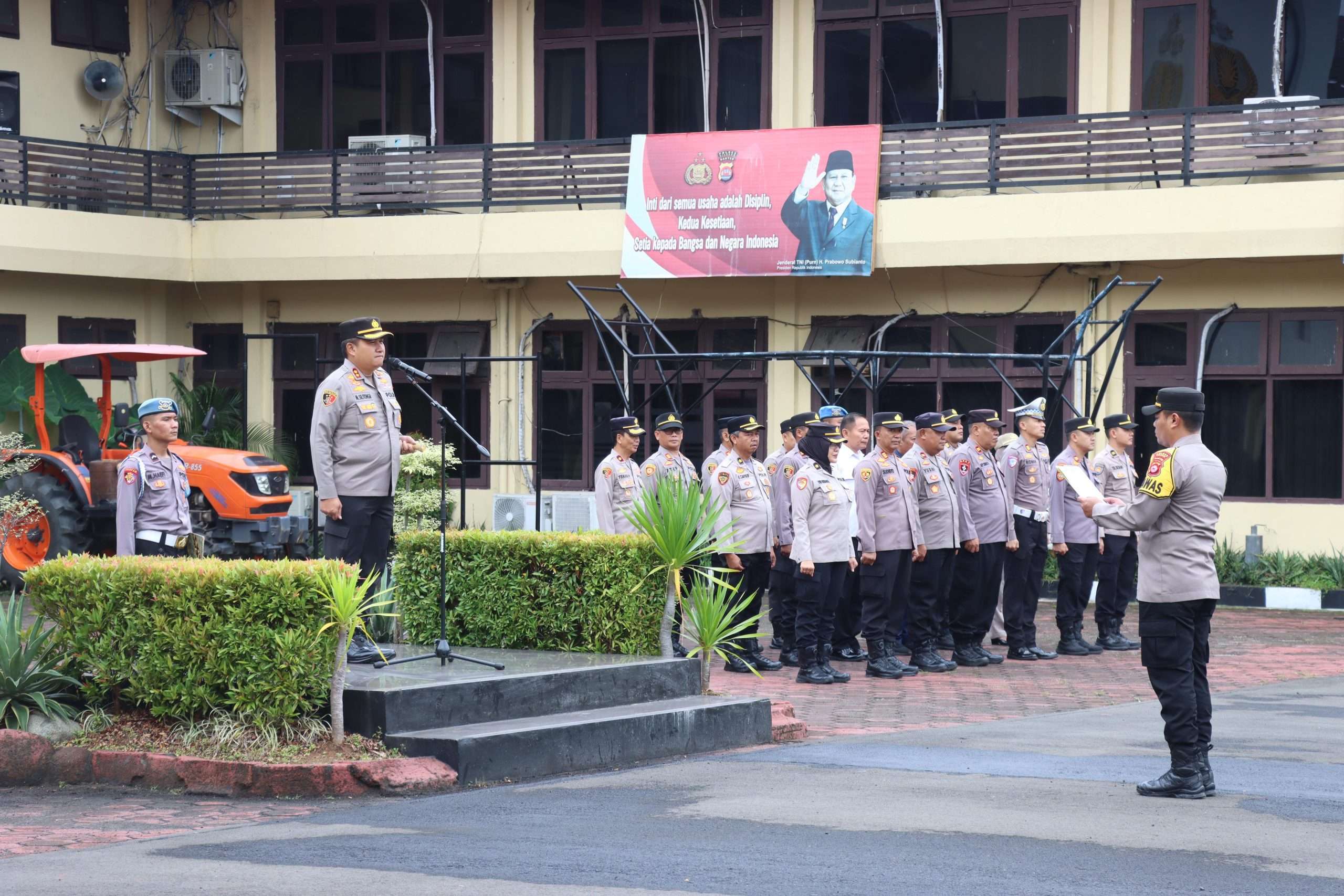 Kapolres Cilegon Pimpin Apel Jam Pimpinan, Tekankan Disiplin dan Kesiapsiagaan