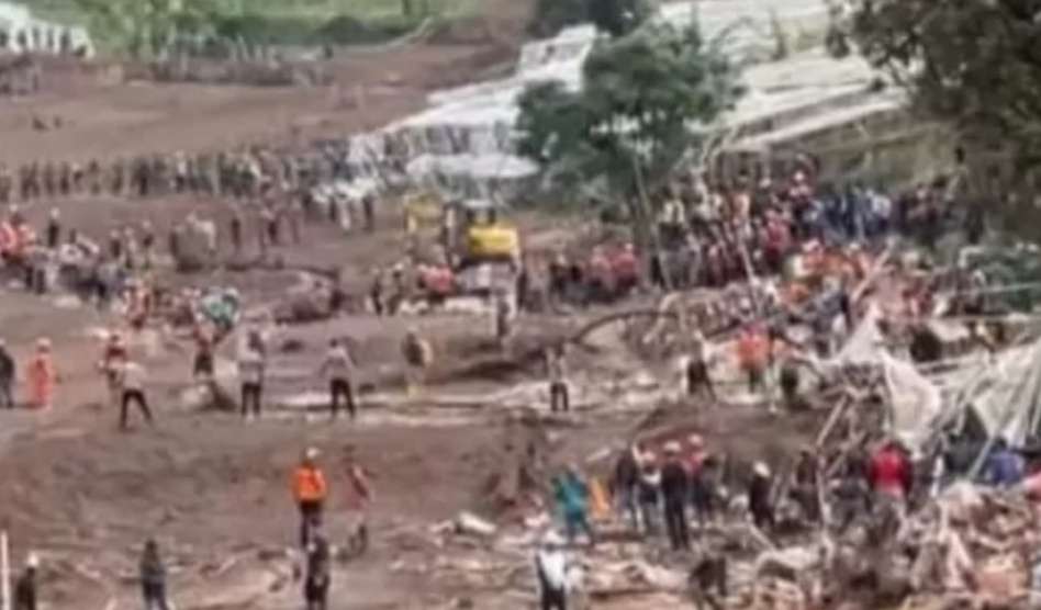 Longsor di Bandung Barat, 23 Prajurit TNI AL Tertimbun, 4 Ditemukan Gugur 19 Masih Hilang Longsor di Bandung Barat, 23 Prajurit TNI AL Tertimbun, 4 Ditemukan Gugur 19 Masih Hilang
