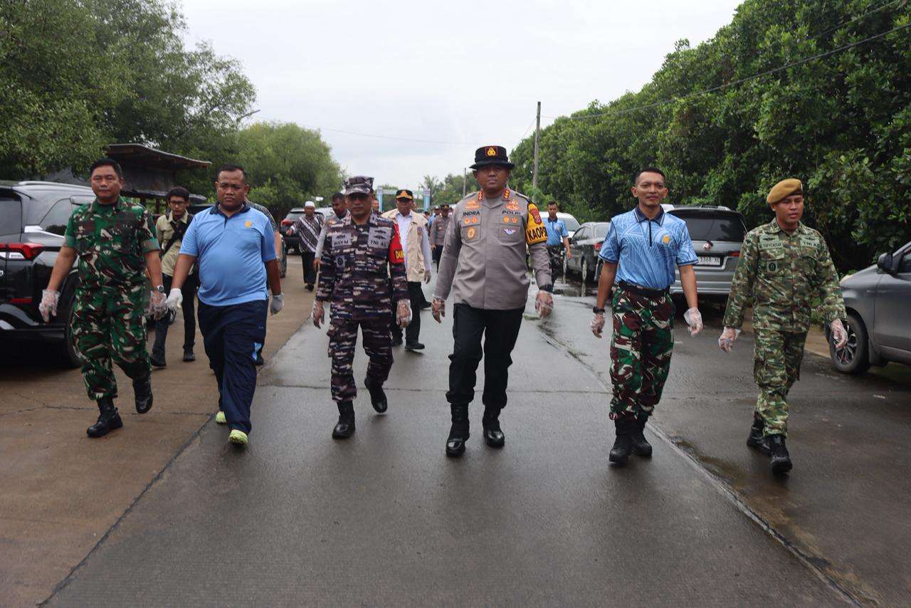 Gerakan Indonesia Asri, Polresta Tangerang Gelar Korve di Wisata Pulo Cangkir Gerakan Indonesia Asri, Polresta Tangerang Gelar Korve di Wisata Pulo Cangkir