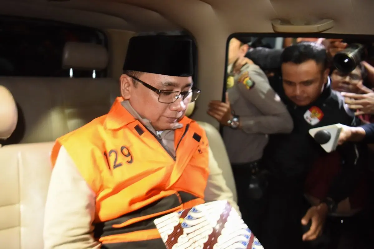 Drama Status Tahanan Rumah Yaqut Cholil Qoumas Jadi Sorotan Drama Status Tahanan Rumah Yaqut Cholil Qoumas Jadi Sorotan