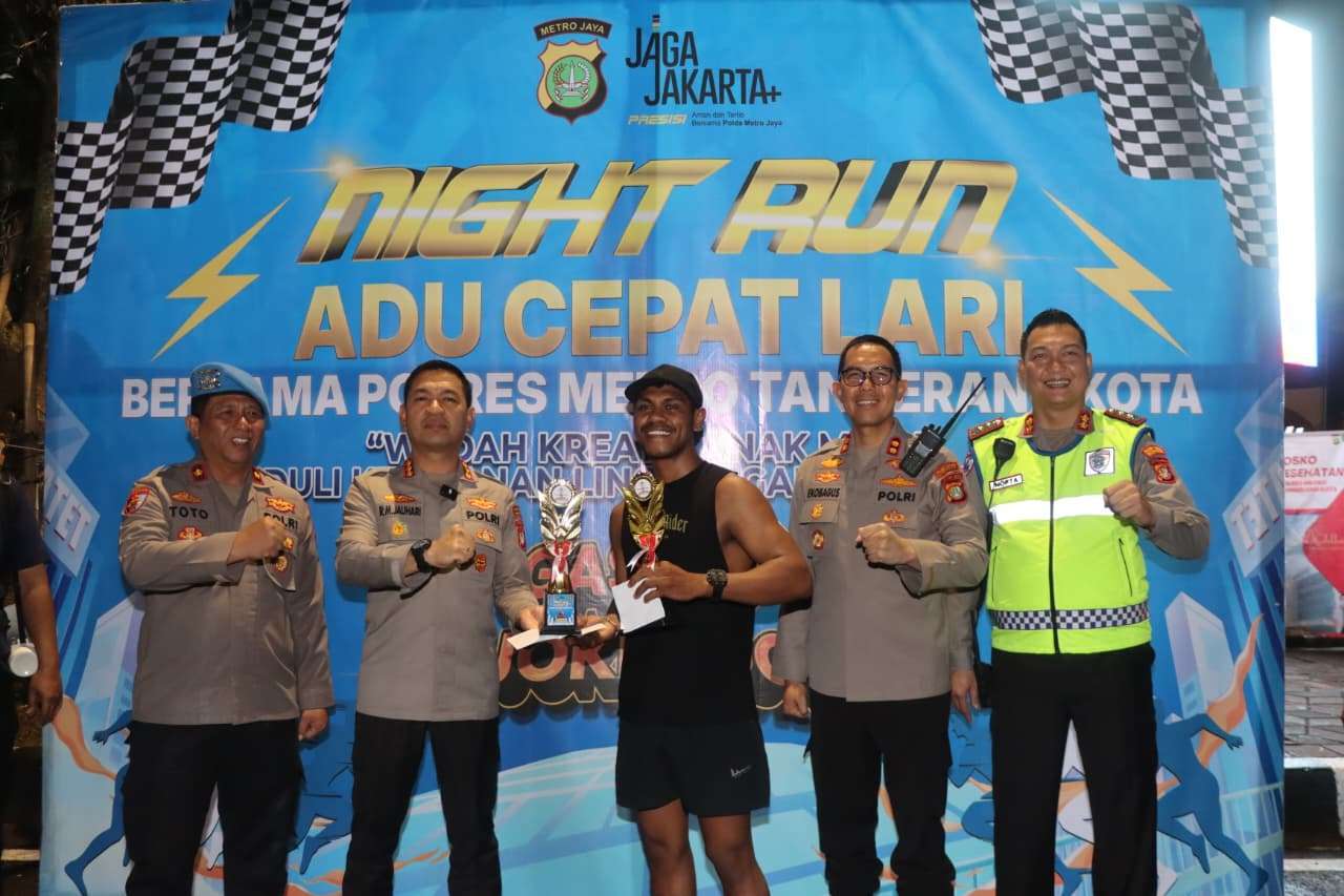 Cegah Tawuran Remaja, Kapolres Metro Tangerang Kota Gelar Night Run Bersama Warga Cegah Tawuran Remaja, Kapolres Metro Tangerang Kota Gelar Night Run Bersama Warga