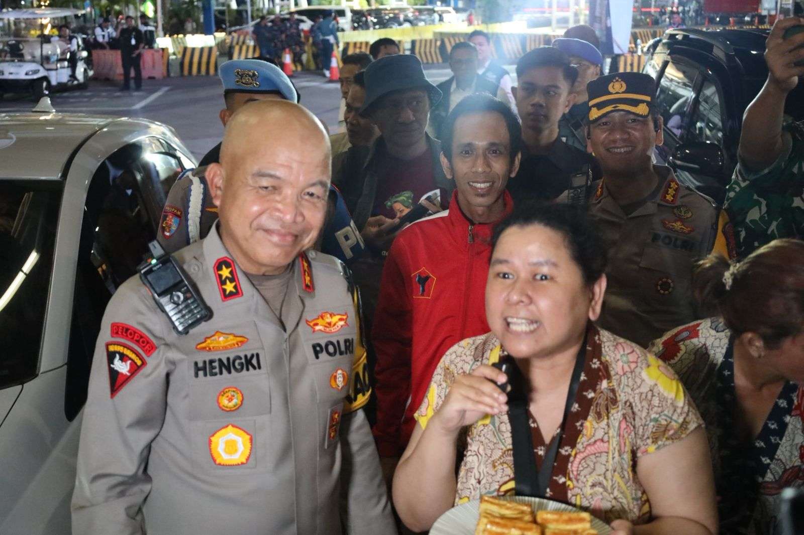Kejutan Kapolda Banten untuk Pemudik Berulang Tahun di Pelabuhan Merak