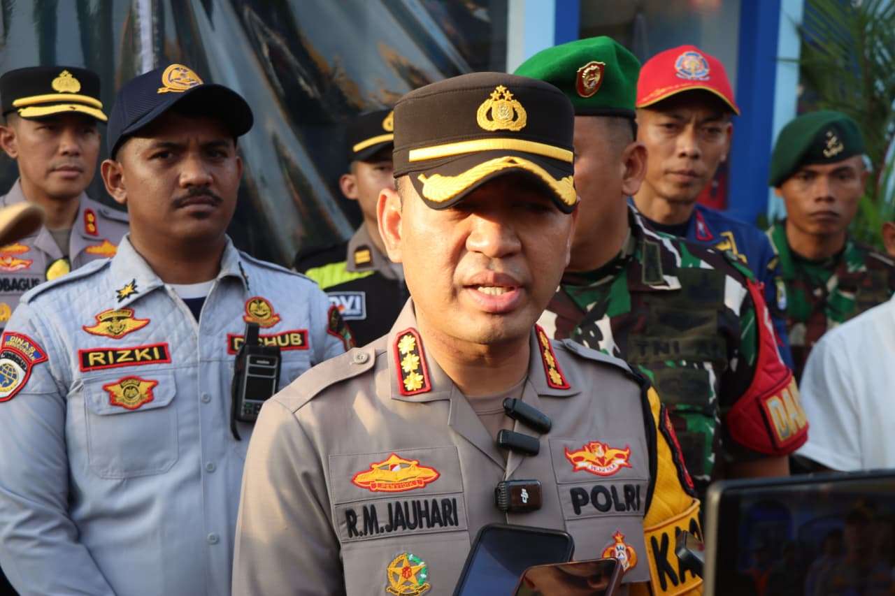 Polisi Pastikan BBM Aman dan Layanan Kesehatan Siap di Rest Area KM 13,5 Tangerang-Merak Polisi Pastikan BBM Aman dan Layanan Kesehatan Siap di Rest Area KM 13,5 Tangerang-Merak